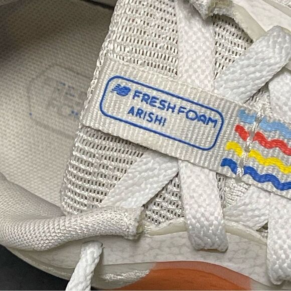 New Balance Arishi V4 Women's White Running Shoes Size 7.5B - Picture 4 of 16